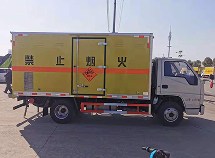 中宁爆破器材运输车
